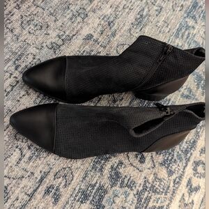 Women's Black Pointed Toe Ankle Booties